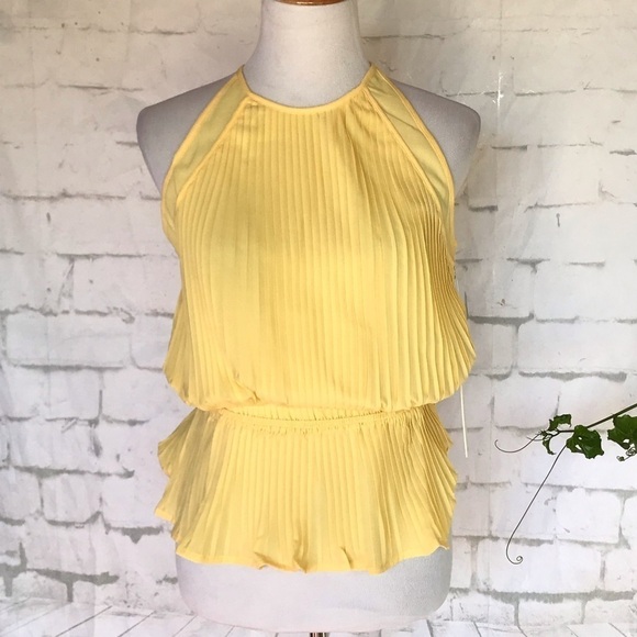 Line and Dot Sleeveless Yellow Pleated top size medium new with tags - Picture 3 of 7